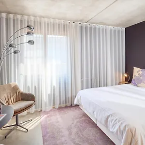 4* Hotell Banks